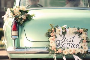 mariage voiture just married