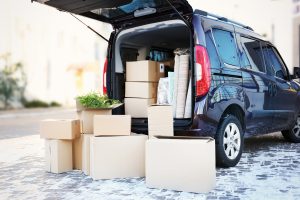 Déménagement cartons coffre