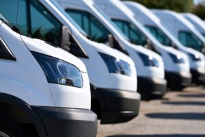 Flotte d'utilitaires d'entreprise concernée par une demande de duplicata après perte de carte grise de véhicule de société